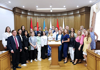 Участники Молодежной летней школы ЕАЭС посетили Суд Евразийского экономического союза